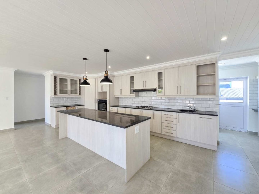 3 Bedroom Property for Sale in Stilbaai Wes Western Cape